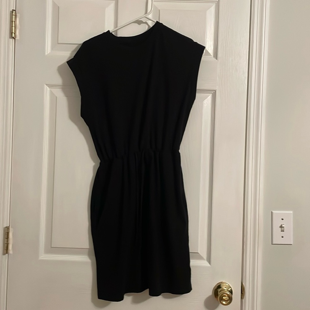 A New Day cinched waist dress with pockets.